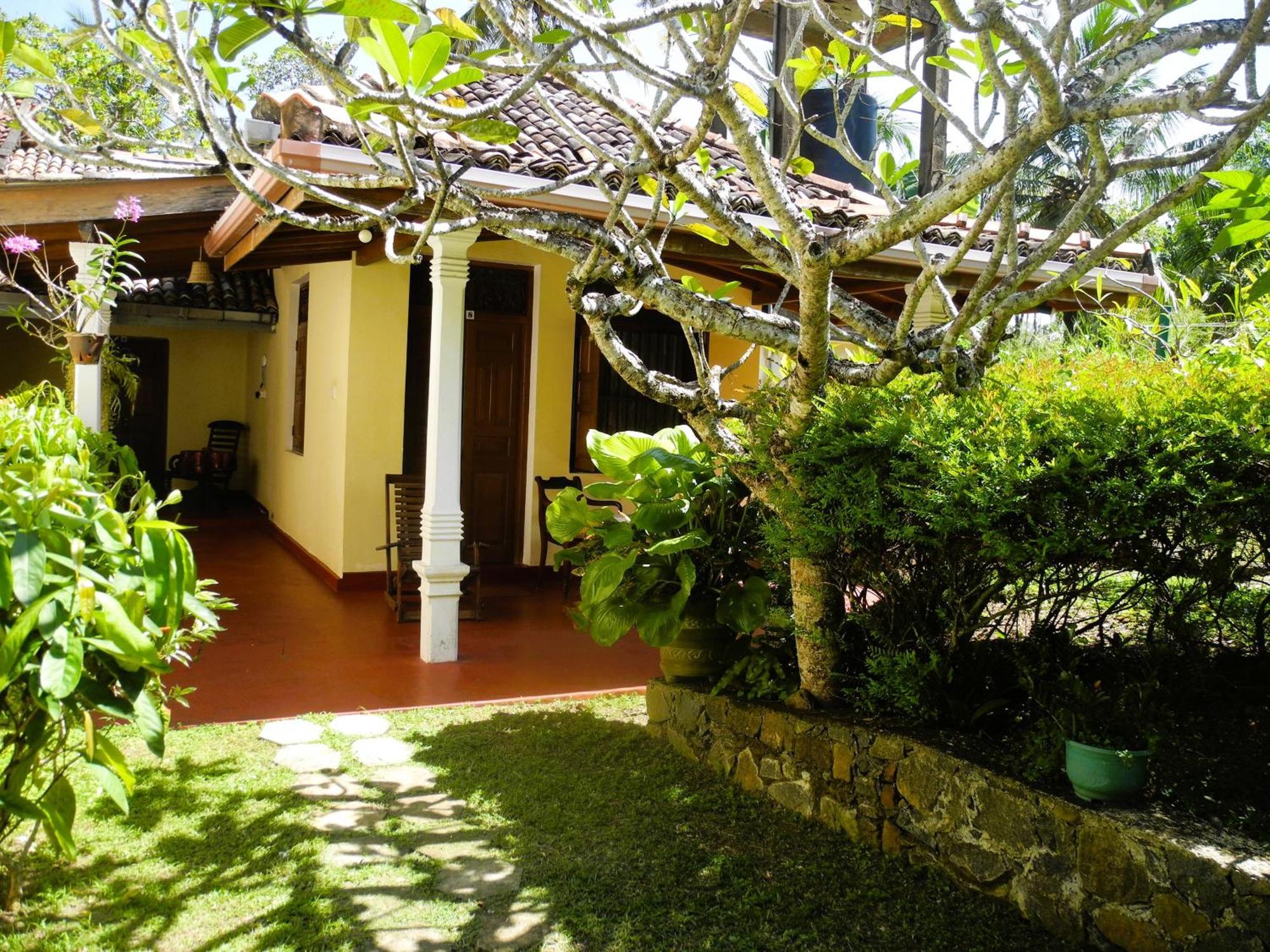 Top Of The Hill Guesthouse Weligama Exterior photo
