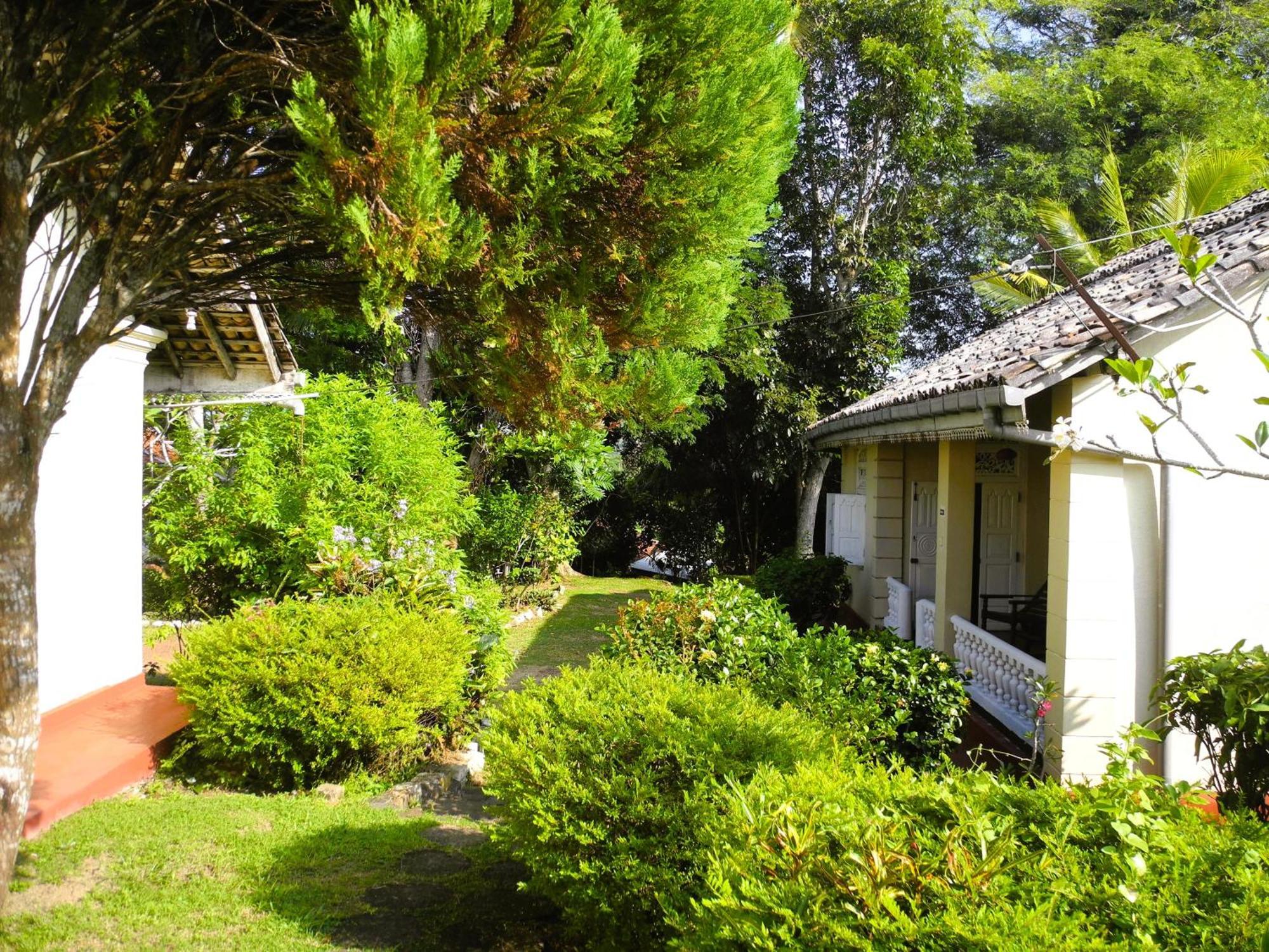 Top Of The Hill Guesthouse Weligama Exterior photo